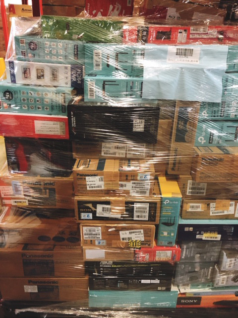 台東区からPC周辺機器大量在庫 在庫処分 法人在庫処分を高価買取させて頂きました！