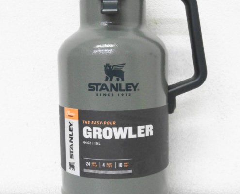 新宿区からアウトドア用品買取Stanley スタンレー 水筒 新ロゴ クラシック 真空グロウラー ジャグボトル 1.9L 10-01941を高価買取させて頂きました！