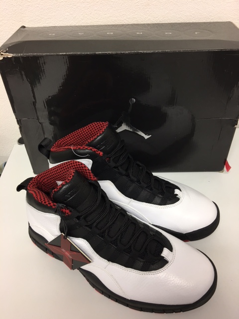 大田区からNIKE AIR JORDAN 10 RETRO CHICAGO 2011 / ナイキ エアージョーダン10 レトロ シカゴカラー 2011を高価買取致しました！