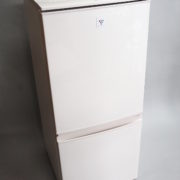 品川区からSHARP シャープ ノンフロン冷凍冷蔵庫 プラズマクラスター 2ドア 137L SJ-PD14A-Cを高価買取させて頂きました！