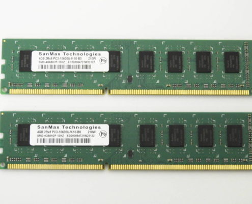 江戸川区からPCパーツ SanMax (サンマックス) DDR3 PC3-10600 4GB x 2枚 SMD-4G68H2P-13HZを高価買取させて頂きました！