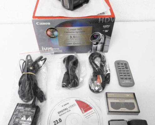 台東区からCanon キャノン デジタルビデオカメラ iVIS HV10 シルバーを高価買取させて頂きました！