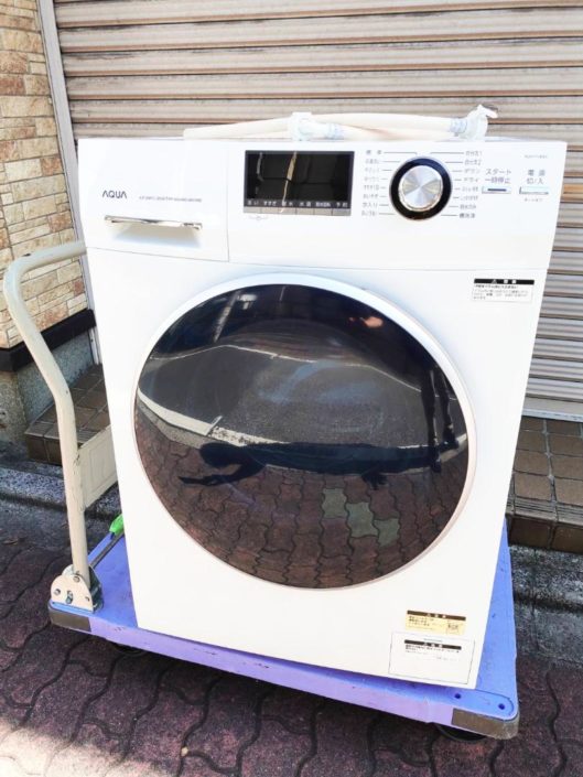 品川区から家電買取AQUA 8kg ドラム式洗濯機 AQW-FV800Eを高価買取せて頂きました！