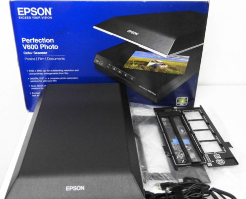 新宿区からエプソン Epson Perfection V600 Photo スキャナーを高価買取せて頂きました！