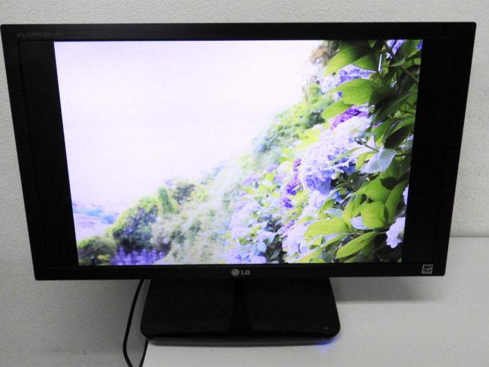 新宿区からモニター買取 LG FLATRON E2281VR-BNを高価買取せて頂きました！