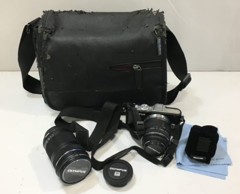 杉並区からカメラ買取 オリンパスPEN Lite E-PL3ダブルレンズキット ブラック カメラを高価買取せて頂きました！