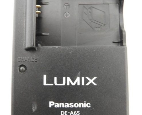板橋区からPanasonic パナソニック LUMIX DE-A65 充電器を高価買取せて頂きました！