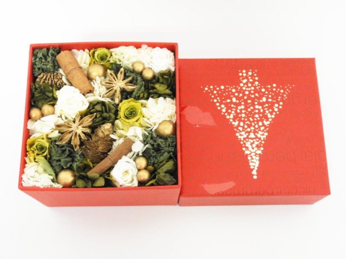 中央区からニコライ.バーグマン nicolai bergmannプリザーブドフラワーを高価買取せて頂きました！