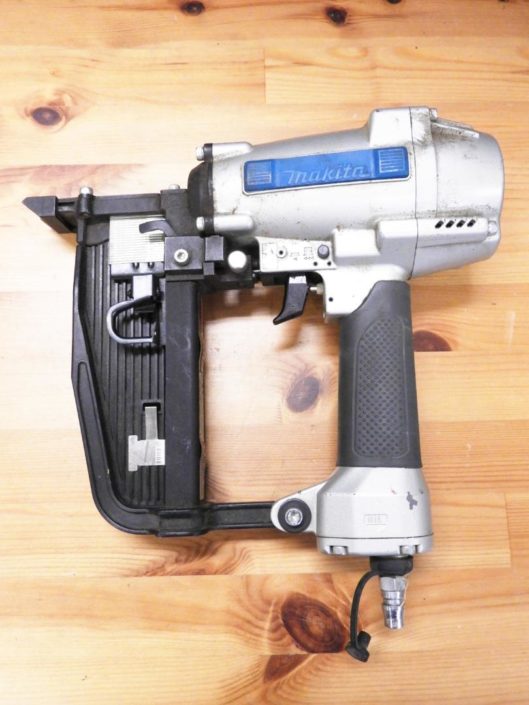 墨田区から電動工具買取 Makita マキタ AT1150 フローリング用エアタッカを高価買取せて頂きました！