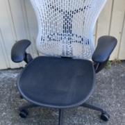 中野区からHerman Miller キャスターチェア MR113AAM-0010を高価買取せて頂きました！