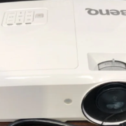 渋谷区からBenQ フルHDプロジェクター MH741を高価買取せて頂きました！