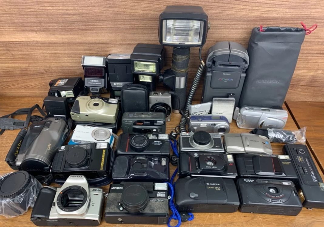 中野区からカメラ買取 コンパクトデジタルカメラ&フィルムカメラを高価買取せて頂きました！